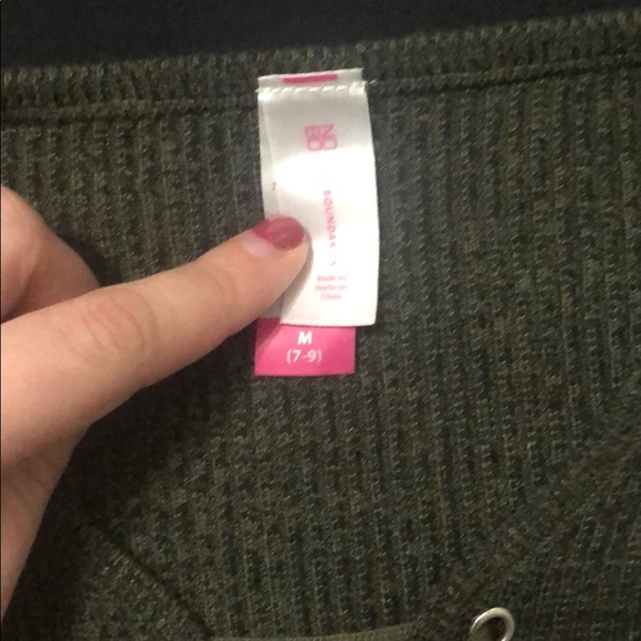 No Boundaries Olive Green VNeck Long Sleeve (M) - Picture 2 of 3